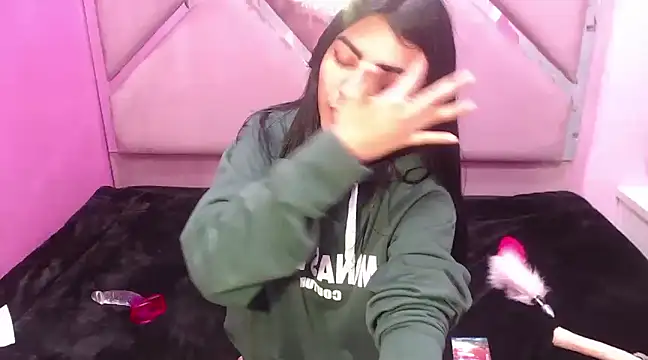 Snapshot of IsisRouse chatting on 9, 1, 2025 IsisRouse online show from 9, 1, 2025