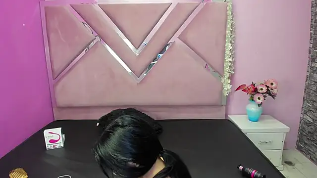 Snapshot of IsisRouse chatting on 16, 2, 2025 IsisRouse online show from 16, 2, 2025