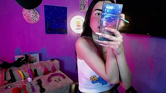 Snapshot of IsisRouse chatting on 22, 9, 2025 IsisRouse online show from 22, 9, 2025