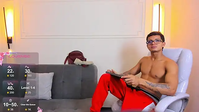 Snapshot of Paradise_boy_s chatting on 20, 5, 2026 Paradise boy s online show from 20, 5, 2026
