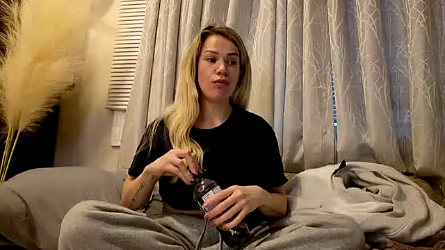 kianaxxx online show from 7, 1, 2026