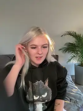 Allylove03 online show from 2, 1, 2025