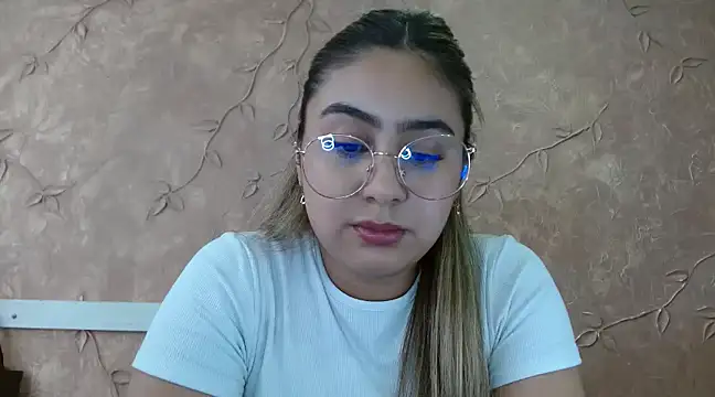 Miabonnett  online show from 14, 3, 2025