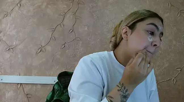 Miabonnett  online show from 18, 3, 2025