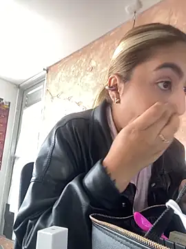 Miabonnett  online show from 22, 11, 2025