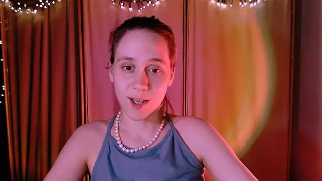 Snapshot of Malinax chatting on 6, 12, 2024 Malinax online show from 6, 12, 2024