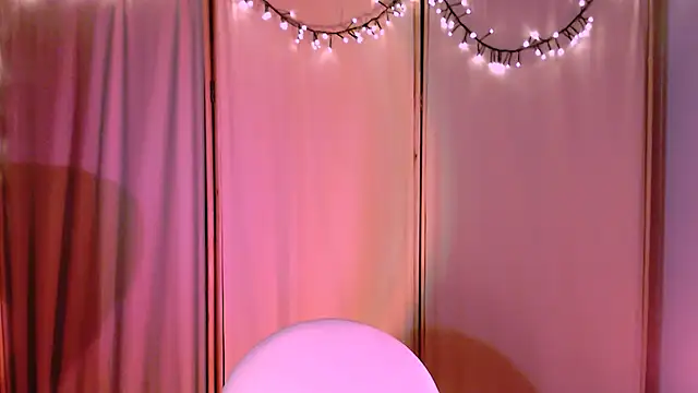 Snapshot of Malinax chatting on 16, 12, 2024 Malinax online show from 16, 12, 2024