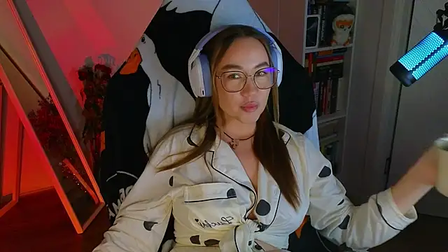 Snapshot of Emili1- chatting on 15, 3, 2025 Emili1- online show from 15, 3, 2025