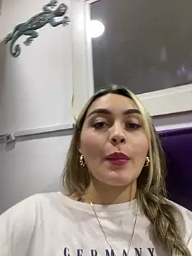 Snapshot of emma_oxford chatting on 17, 12, 2024 emma oxford online show from 17, 12, 2024