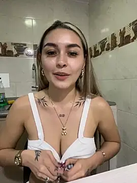 Snapshot of emma_oxford chatting on 9, 3, 2025 emma oxford online show from 9, 3, 2025