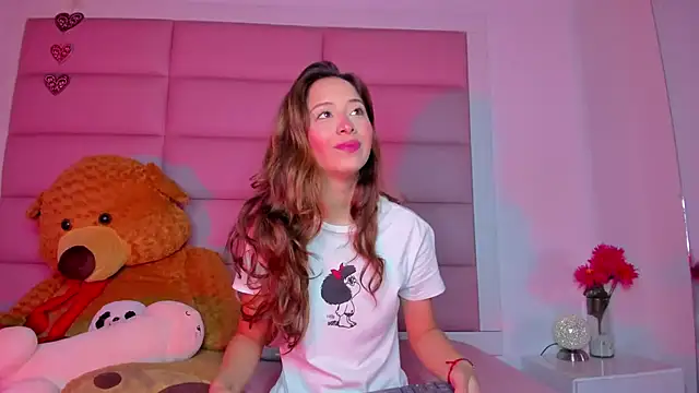 Snapshot of little-Emma chatting on 31, 1, 2025 little-Emma online show from 31, 1, 2025