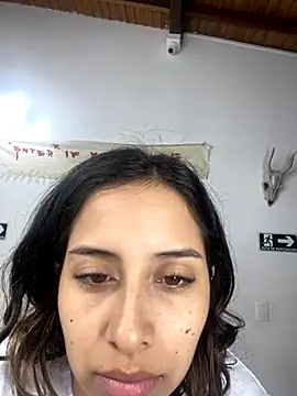 Snapshot of little-Emma chatting on 3, 10, 2025 little-Emma online show from 3, 10, 2025