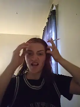 Snapshot of emilysue1 chatting on 8, 6, 2026 emilysue1 online show from 8, 6, 2026