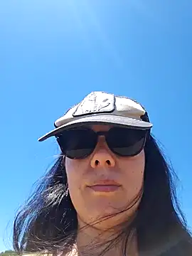 Reinacatchile online show from 4, 1, 2025