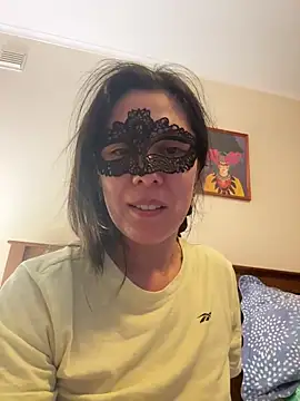 Reinacatchile online show from 19, 2, 2025