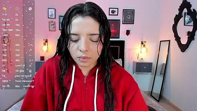 Charlotte  Benett online show from 17, 3, 2026