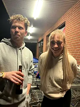 Snapshot of NickyGold_Official chatting on 1, 11, 2025 NickyGold Official online show from 1, 11, 2025