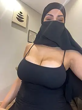 Snapshot of Amberonee31 chatting on 2, 3, 2026 Amberonee31 online show from 2, 3, 2026