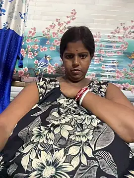 Snapshot of Beauty-queen chatting on 21, 4, 2026 Beauty-queen online show from 21, 4, 2026