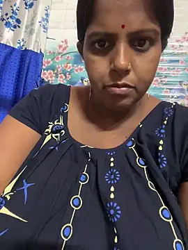 Snapshot of Beauty-queen chatting on 27, 4, 2026 Beauty-queen online show from 27, 4, 2026