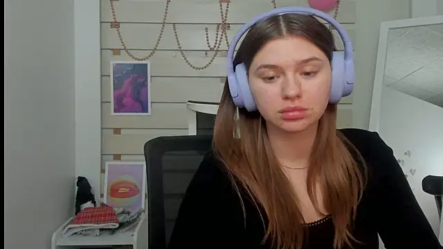 Josephine Kiss online show from 23, 2, 2025