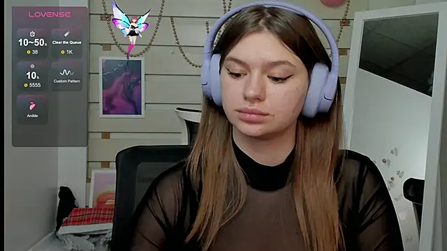 Josephine Kiss online show from 9, 3, 2025