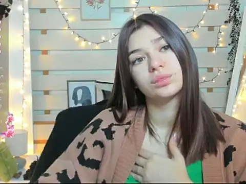 Josephine Kiss online show from 19, 12, 2025