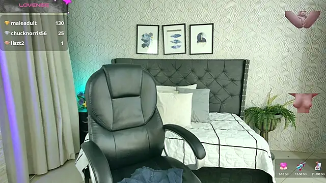 Snapshot of sussy__stone chatting on 23, 12, 2024 sussy stone online show from 23, 12, 2024