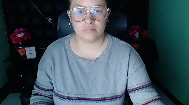 Snapshot of SaraThomso chatting on 28, 12, 2024 SaraThomso online show from 28, 12, 2024