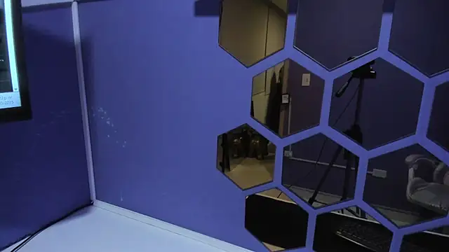 Danna 777  online show from 4, 10, 2025