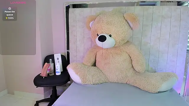 Danna 777  online show from 14, 10, 2025