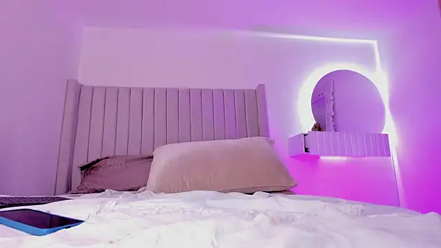 Shelynna azzul online show from 7, 2, 2025