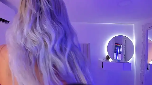 Shelynna azzul online show from 28, 2, 2025