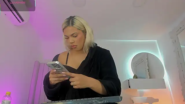 Shelynna azzul online show from 30, 11, 2025