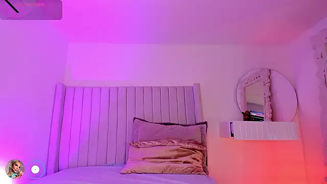 Shelynna azzul online show from 8, 3, 2026