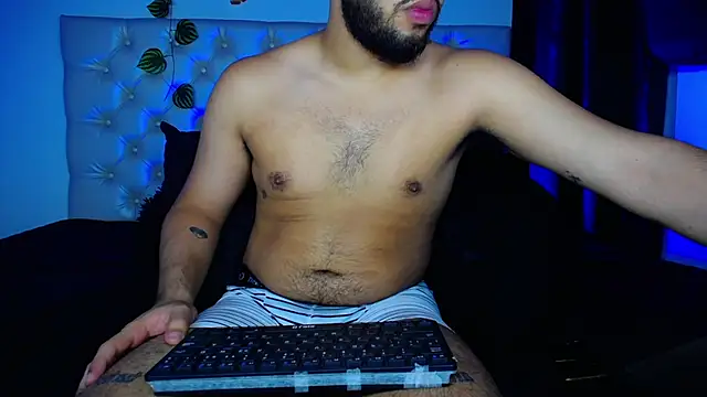Snapshot of AlanDaviss chatting on 6, 12, 2024 AlanDaviss online show from 6, 12, 2024