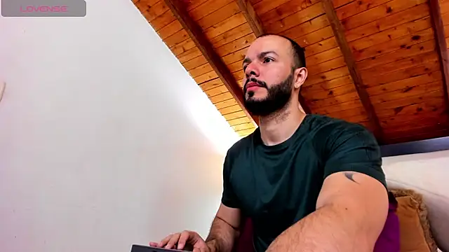 Snapshot of Tom_Bailey chatting on 9, 2, 2026 Tom Bailey online show from 9, 2, 2026