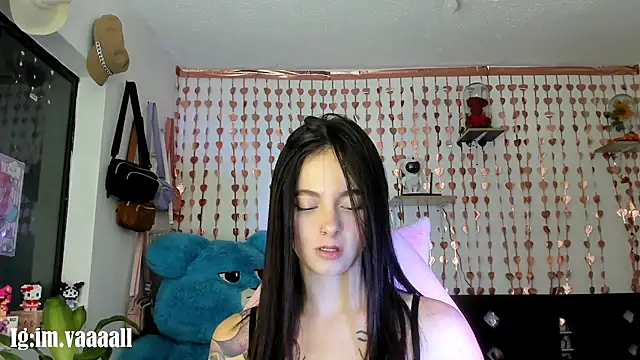 lucyy tay online show from 10, 9, 2025