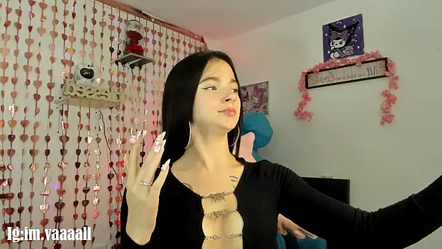 lucyy tay online show from 6, 11, 2025