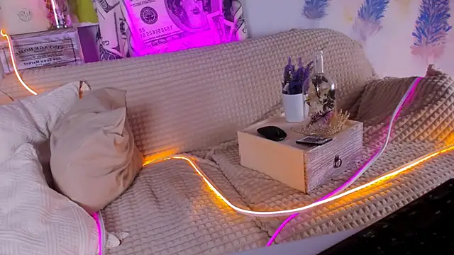 Snapshot of LolaLemona chatting on 9, 3, 2025 LolaLemona online show from 9, 3, 2025