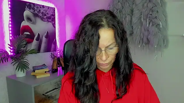 HelenLuxx online show from 16, 10, 2025