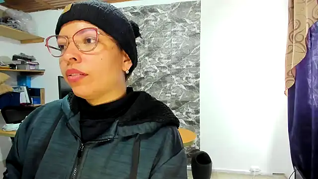 Snapshot of THEBOSSLARA chatting on 18, 2, 2025 THEBOSSLARA online show from 18, 2, 2025