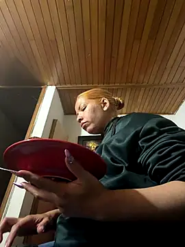 Snapshot of THEBOSSLARA chatting on 19, 12, 2025 THEBOSSLARA online show from 19, 12, 2025