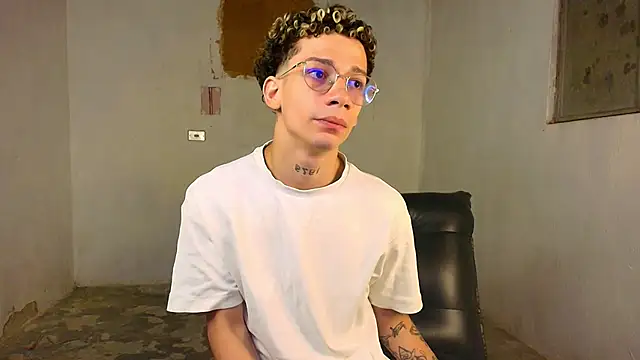 Snapshot of mateodeamjo chatting on 3, 3, 2026 mateodeamjo online show from 3, 3, 2026