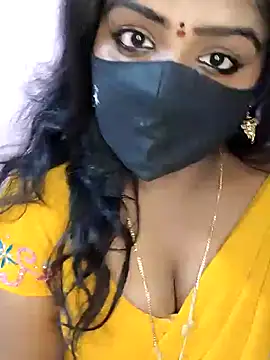 Snapshot of louise92 chatting on 4, 12, 2024 louise92 online show from 4, 12, 2024