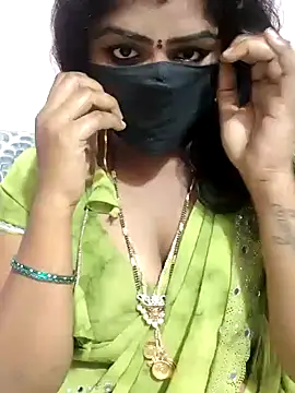 Snapshot of louise92 chatting on 2, 1, 2025 louise92 online show from 2, 1, 2025