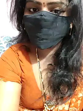 Snapshot of louise92 chatting on 3, 1, 2025 louise92 online show from 3, 1, 2025