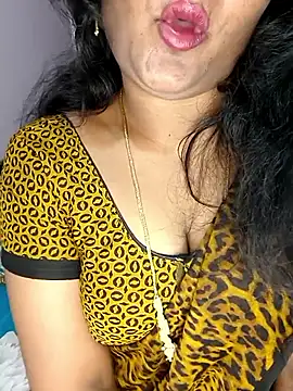 Snapshot of louise92 chatting on 28, 3, 2026 louise92 online show from 28, 3, 2026