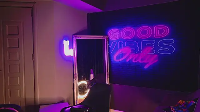 AriaVoss online show from 10, 2, 2025