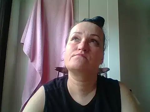  squirty cum lady  online show from 22, 3, 2025